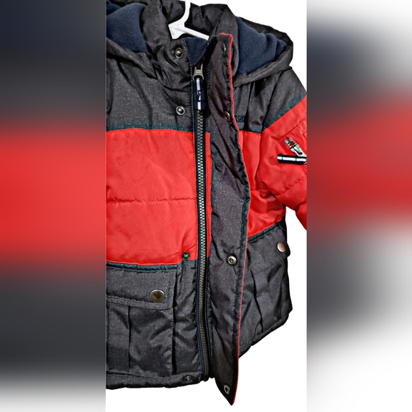 Oshkosh Boys Size 4T Red Winter Jacket - Picture 8 of 13